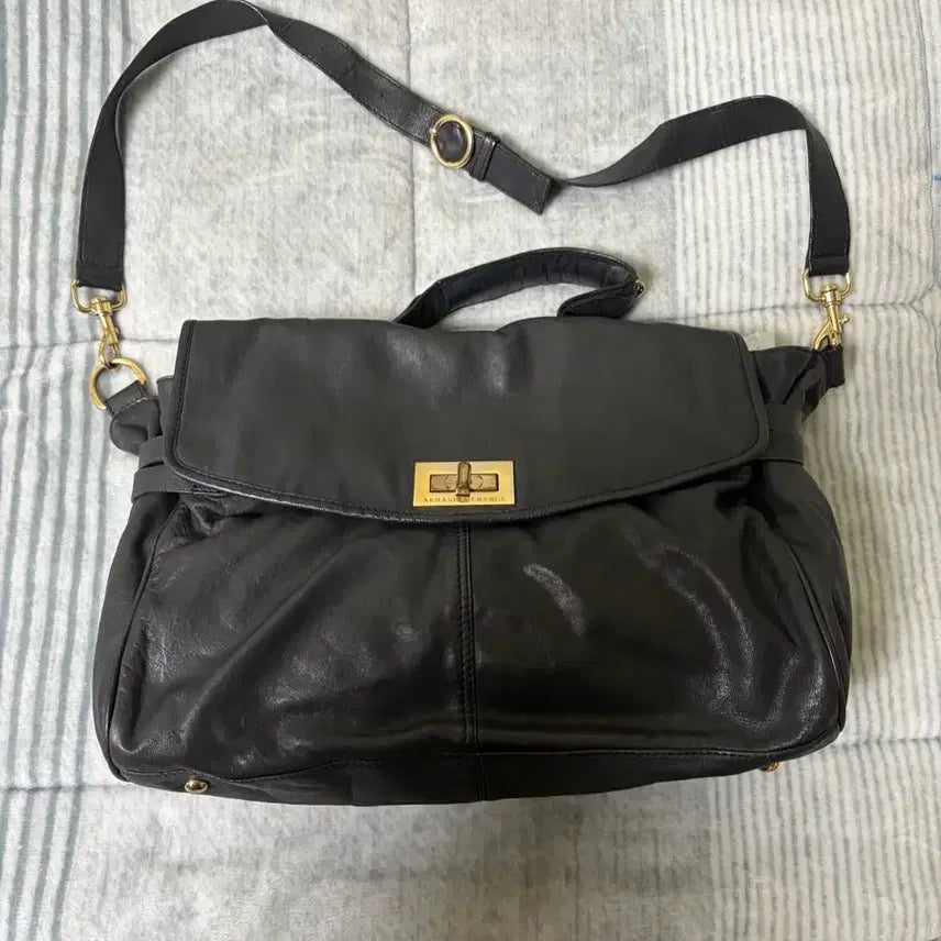 [BUNJANG] Armani Leather Lambskin Crossbody Bag / 아르마니 레더 양가죽 크로스백