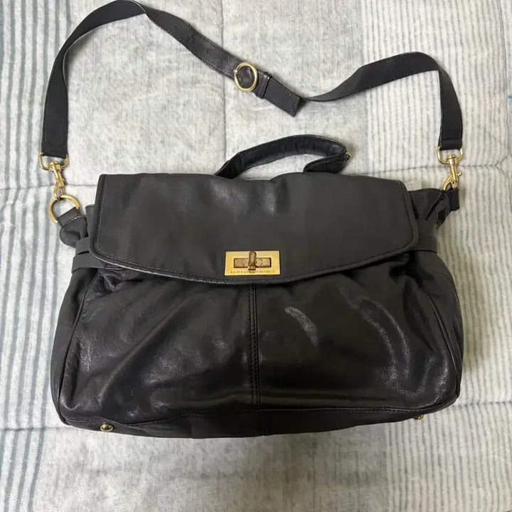 [BUNJANG] Armani Leather Lambskin Crossbody Bag / 아르마니 레더 양가죽 크로스백