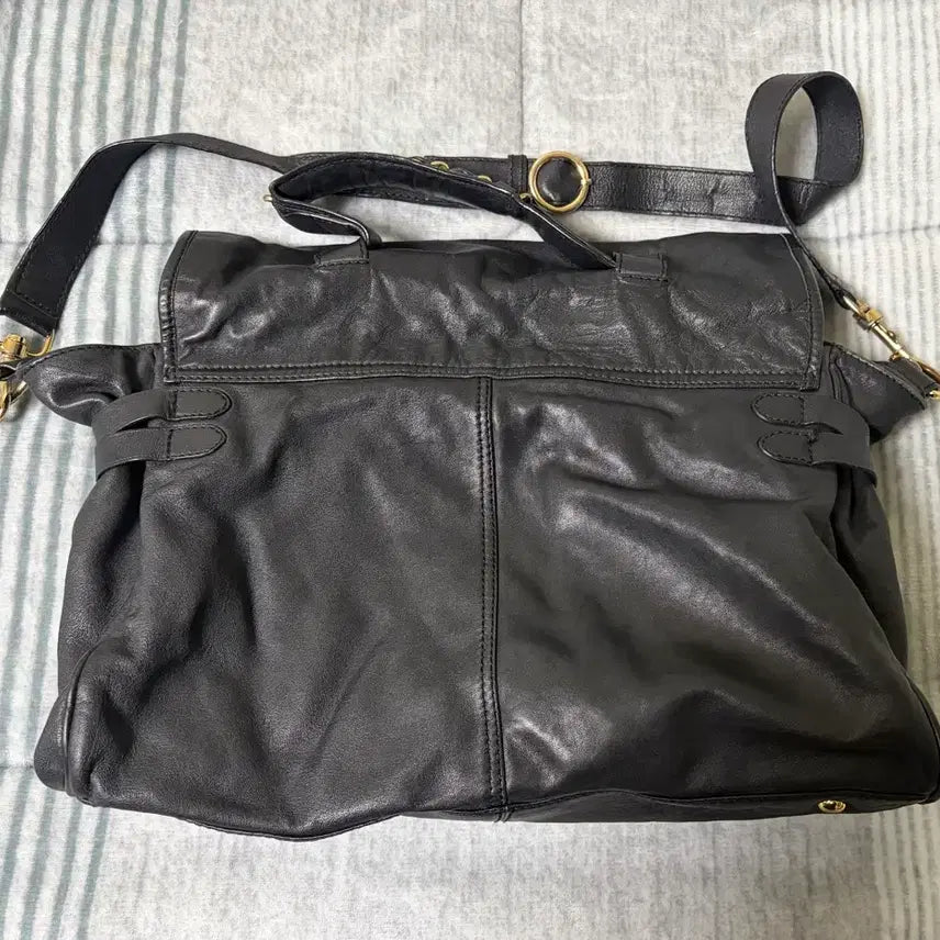 [BUNJANG] Armani Leather Lambskin Crossbody Bag / 아르마니 레더 양가죽 크로스백