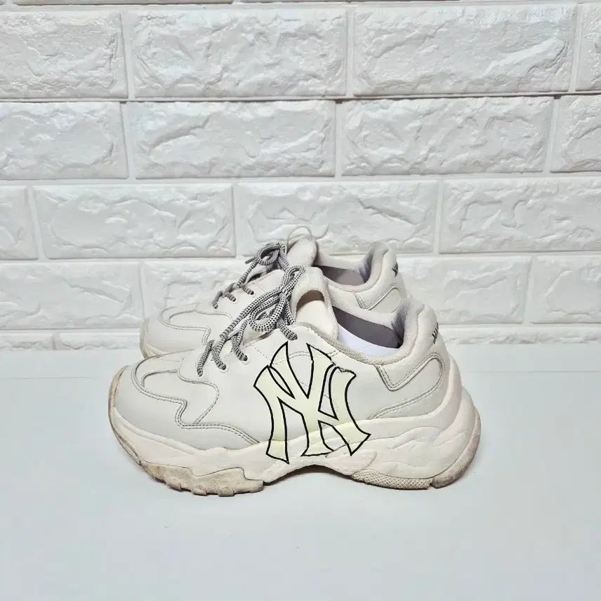 [BUNJANG] MLB Big Ball Chunky A Sneakers 235mm / MLB 빅볼청키 A 스니커즈 운동화 235mm