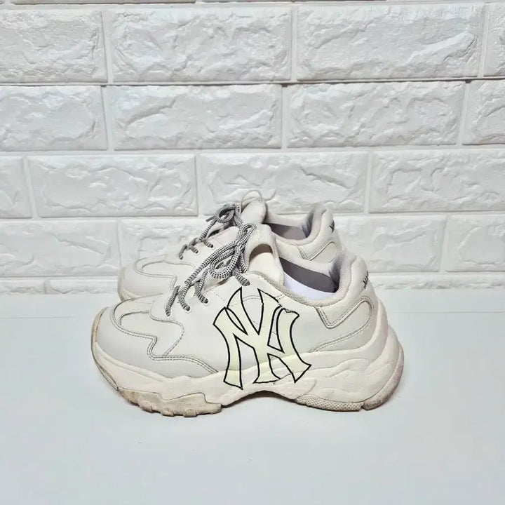 [BUNJANG] MLB Big Ball Chunky A Sneakers 235mm / MLB 빅볼청키 A 스니커즈 운동화 235mm