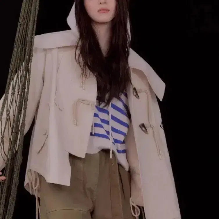 [BUNJANG] Lucky Chouette Han So Hee Sailor Collar Half Trench Jacket / 22년 럭키슈에뜨 한소희 세일러 카라 하프 트렌치자켓 바스락떡볶이코트점퍼