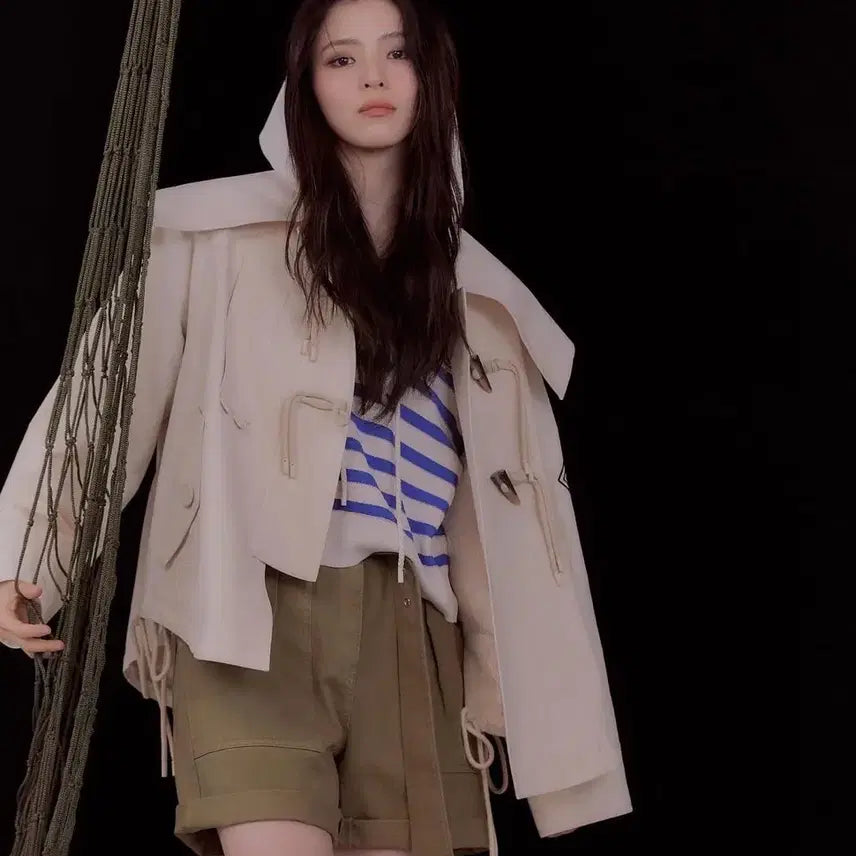 [BUNJANG] Lucky Chouette Han So Hee Sailor Collar Half Trench Jacket / 22년 럭키슈에뜨 한소희 세일러 카라 하프 트렌치자켓 바스락떡볶이코트점퍼