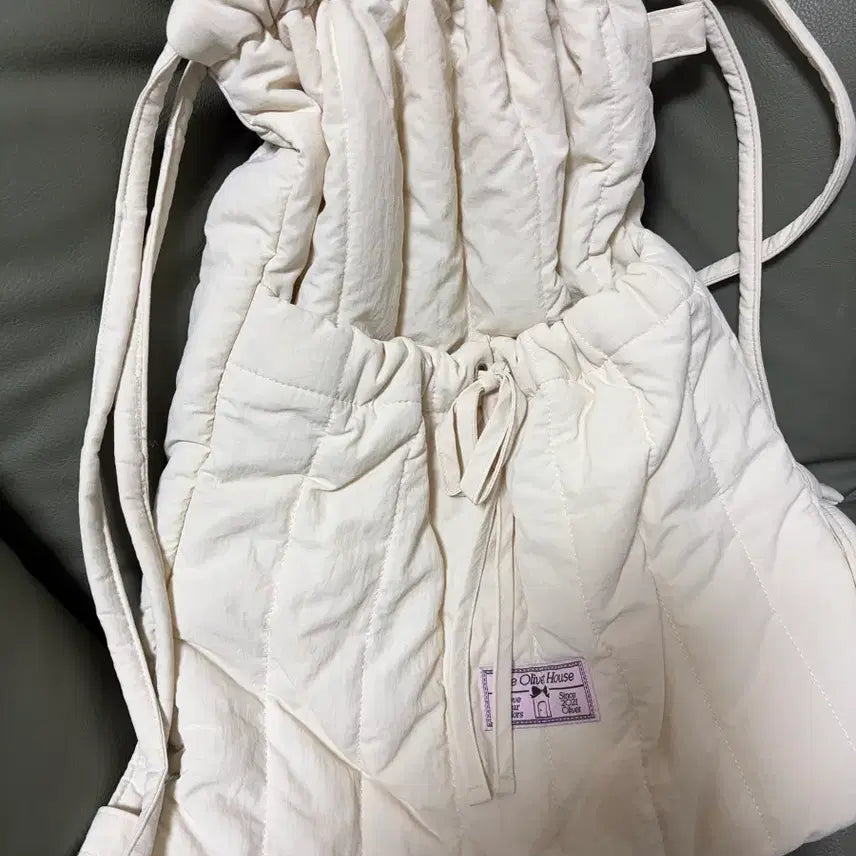 [BUNJANG] Olivie Ribbon String Backpack White / 올리베 리본 스트링 백팩 화이트