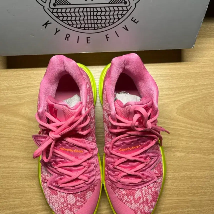 [BUNJANG] Nike Kyrie 5 EP Spongebob Collaboration Sneakers / 나이키 카이리5 EP 뚱이 콜라보 250