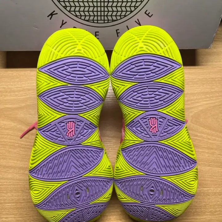 [BUNJANG] Nike Kyrie 5 EP Spongebob Collaboration Sneakers / 나이키 카이리5 EP 뚱이 콜라보 250
