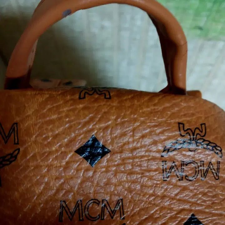 [SOLD OUT] 정품)MCM 엠씨엠 브라운 스터드 백팩