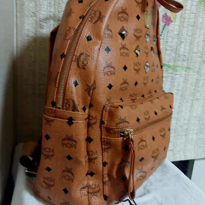 [SOLD OUT] 정품)MCM 엠씨엠 브라운 스터드 백팩