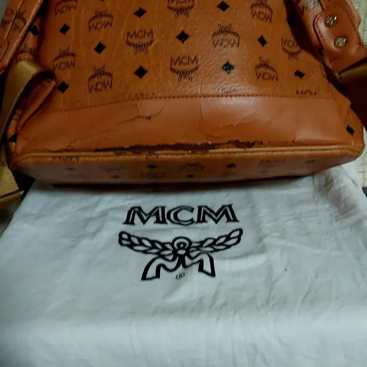 [SOLD OUT] 정품)MCM 엠씨엠 브라운 스터드 백팩