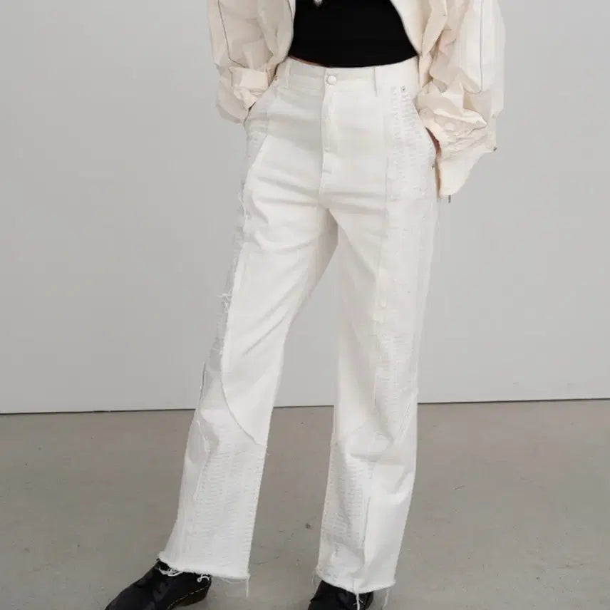 [SOLD OUT] 마뗑킴 바지 curve detail pants 급처!!! (정가 13만원