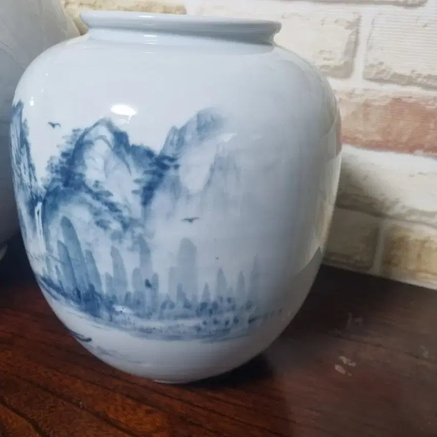 [BUNJANG] Cheonghwa Baekja Celadon Porcelain (Artist: Woldang Lee Sun-gil) / 청화백자 도자기 (월당 이순길)