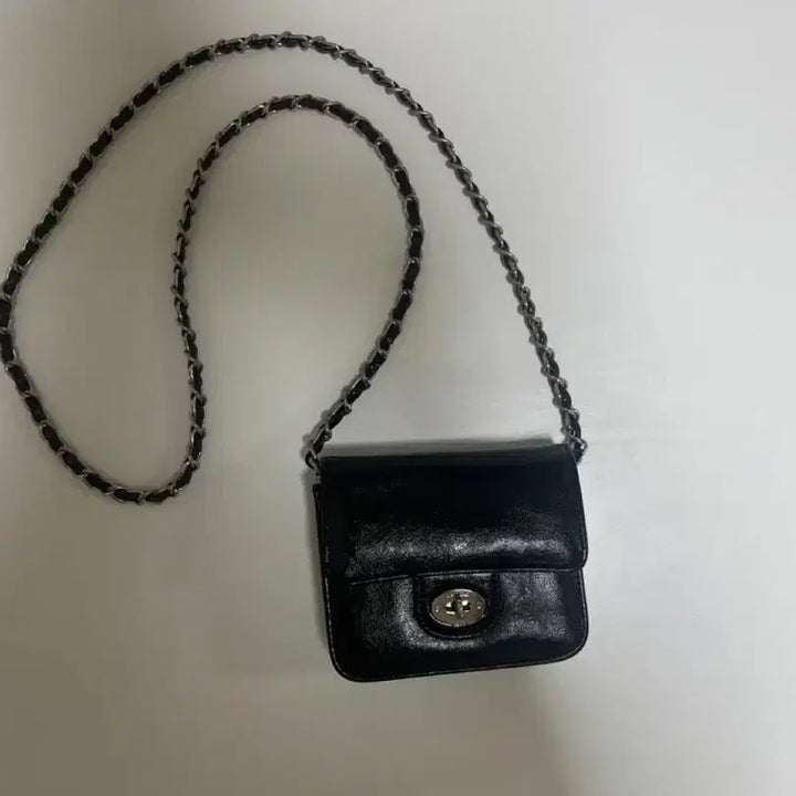 [BUNJANG] Anettic Black Chain Mini Crossbody Bag / 아노에틱 블랙 체인 미니 크로스백