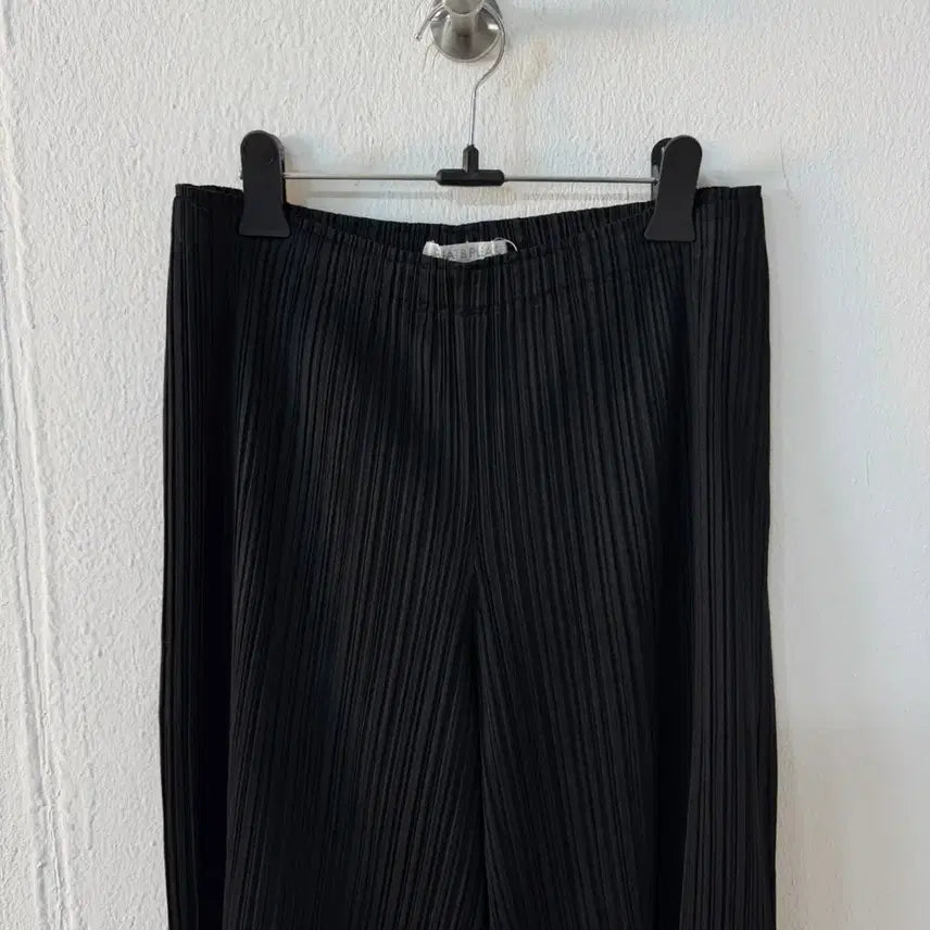[SOLD OUT] 이세이 미야케 플리츠 플리즈 팬츠