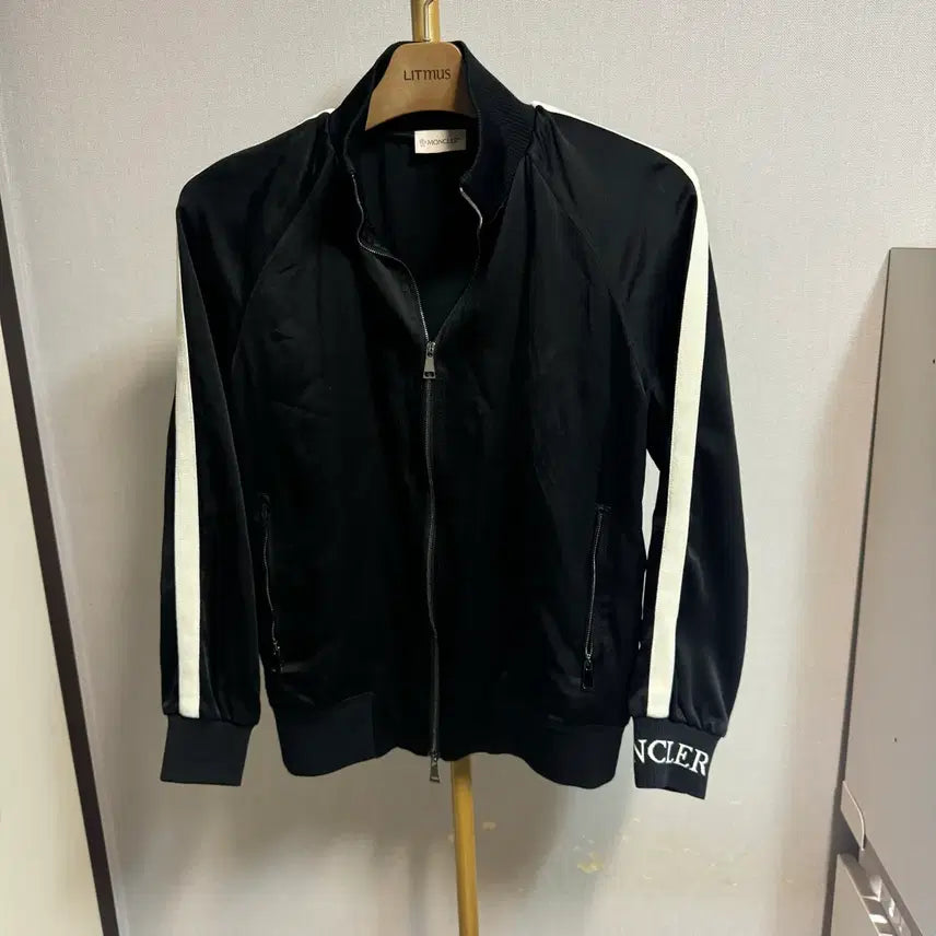 [BUNJANG] Moncler Side Line Zip-up Jacket (Black) / [정품 , 38사이즈] 몽클레어 사이드라인 집업 블랙