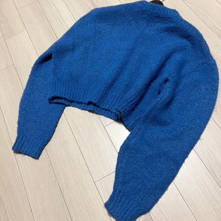 [BUNJANG] Unusually Boucle Crop Knit Sweater / 니어웨어 언유즈얼리 부클 크롭 니트 블루파랑파란색 라운드넥 스웨터 티셔츠
