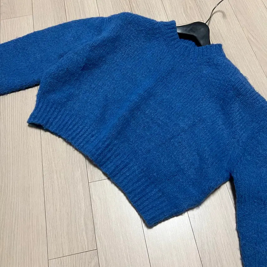 [BUNJANG] Unusually Boucle Crop Knit Sweater / 니어웨어 언유즈얼리 부클 크롭 니트 블루파랑파란색 라운드넥 스웨터 티셔츠