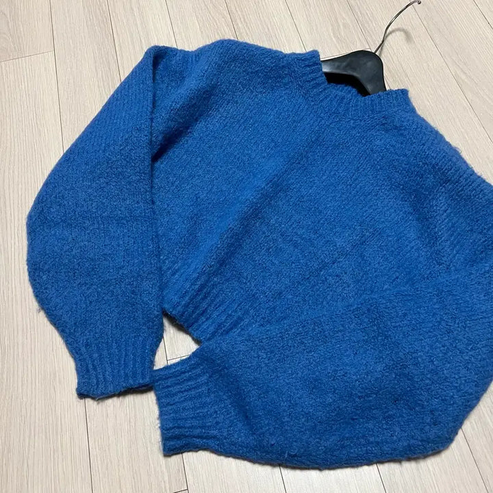 [BUNJANG] Unusually Boucle Crop Knit Sweater / 니어웨어 언유즈얼리 부클 크롭 니트 블루파랑파란색 라운드넥 스웨터 티셔츠