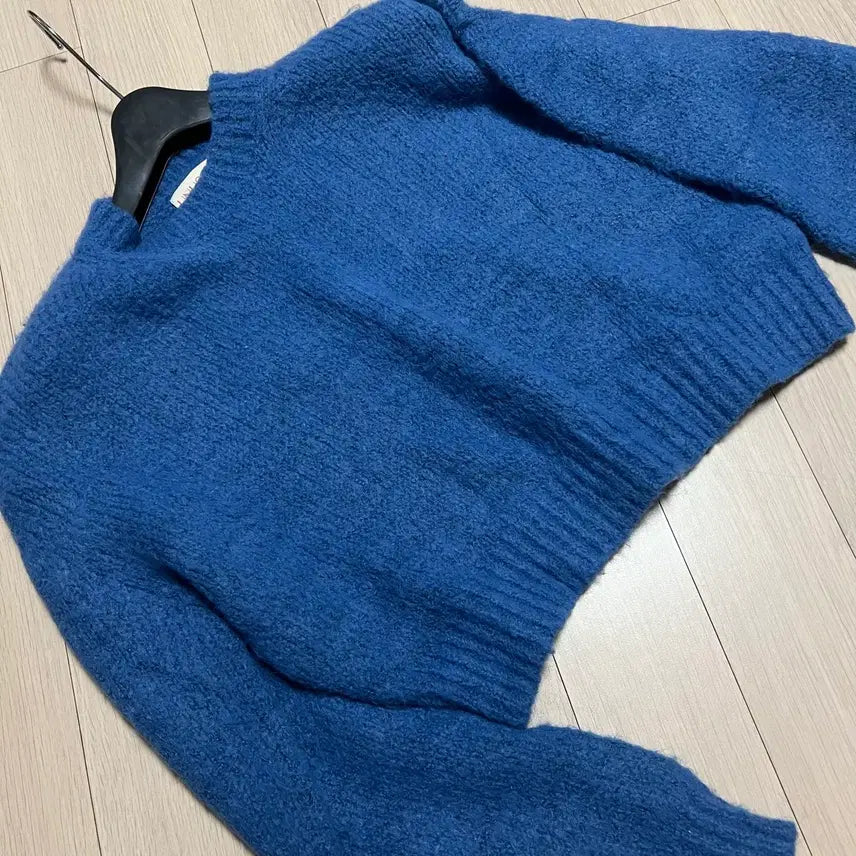 [BUNJANG] Unusually Boucle Crop Knit Sweater / 니어웨어 언유즈얼리 부클 크롭 니트 블루파랑파란색 라운드넥 스웨터 티셔츠