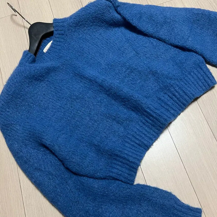 [BUNJANG] Unusually Boucle Crop Knit Sweater / 니어웨어 언유즈얼리 부클 크롭 니트 블루파랑파란색 라운드넥 스웨터 티셔츠
