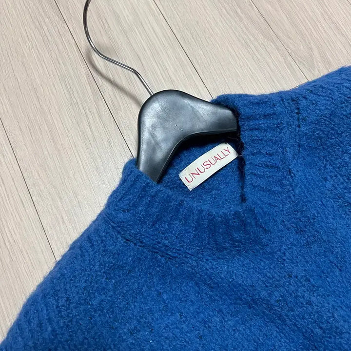 [BUNJANG] Unusually Boucle Crop Knit Sweater / 니어웨어 언유즈얼리 부클 크롭 니트 블루파랑파란색 라운드넥 스웨터 티셔츠