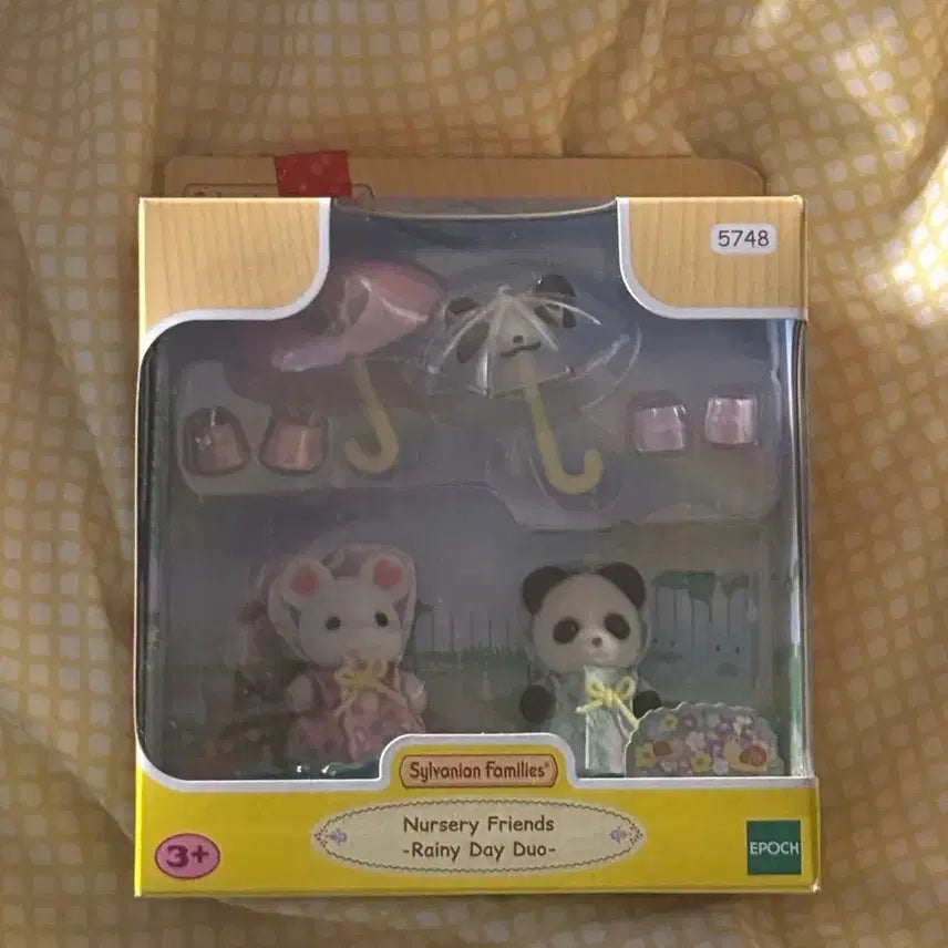 [BUNJANG] Sylvanian Families Rainy Day Walk Set / 실바니안 비오는날산책
