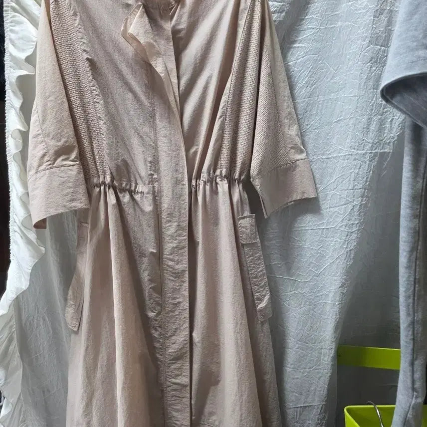[BUNJANG] The Izzat Beige Midi Dress / 더아이잣 원피스