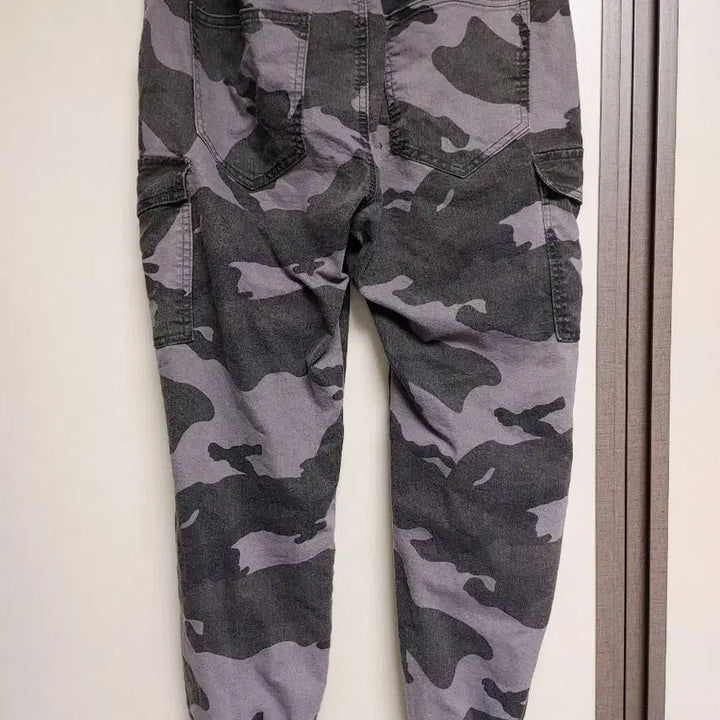 [BUNJANG] Gray Camo Jogger Cargo Pants / 그레이 카모 조거 카고 바지
