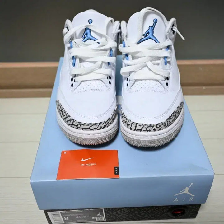 [BUNJANG] Nike Air Jordan 3 UNC Sneakers / 나이키 에어 조던3 레트로 UNC 2020 260 박스택 포함