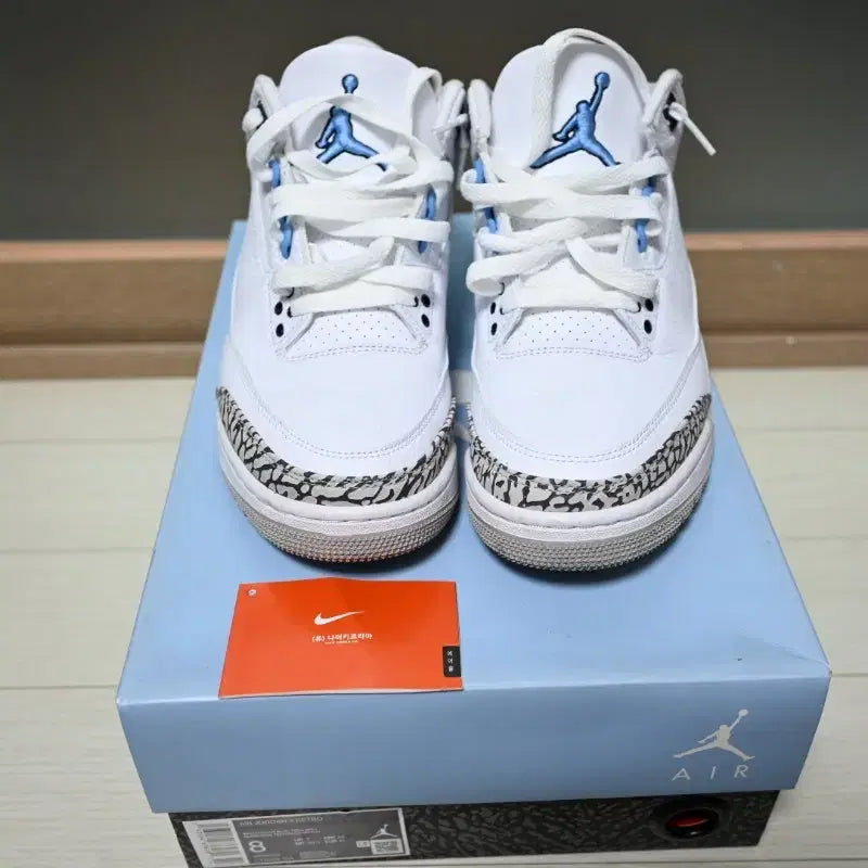 [BUNJANG] Nike Air Jordan 3 UNC Sneakers / 나이키 에어 조던3 레트로 UNC 2020 260 박스택 포함