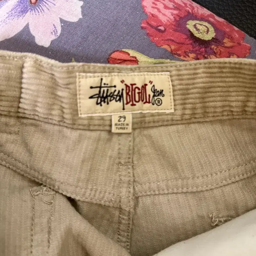 [SOLD OUT] 스투시 베이지 코듀로이 바지