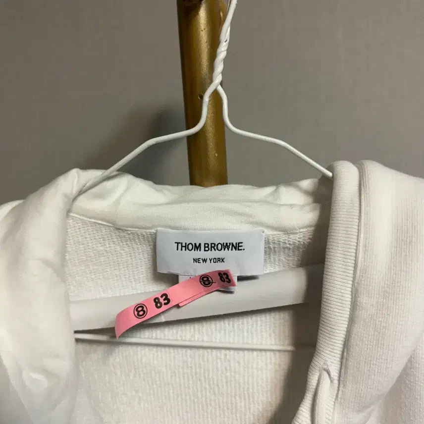 [SOLD OUT] [정품 , 42사이즈] 톰브라운 애니멀 후드집업 화이트