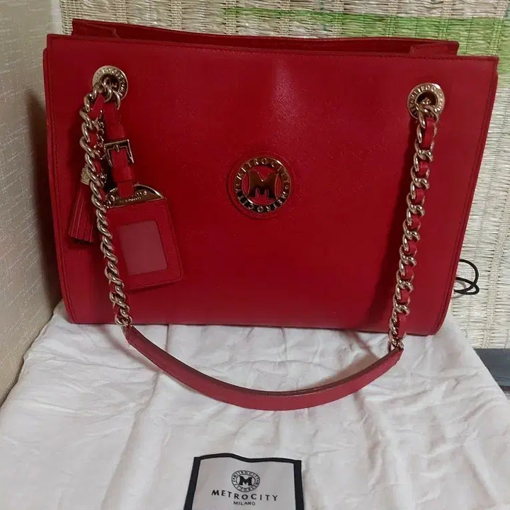 [BUNJANG] Metrocity Red Chain Shoulder Bag with Charm / 메트로시티 레드 체인 숄더백 +참장식