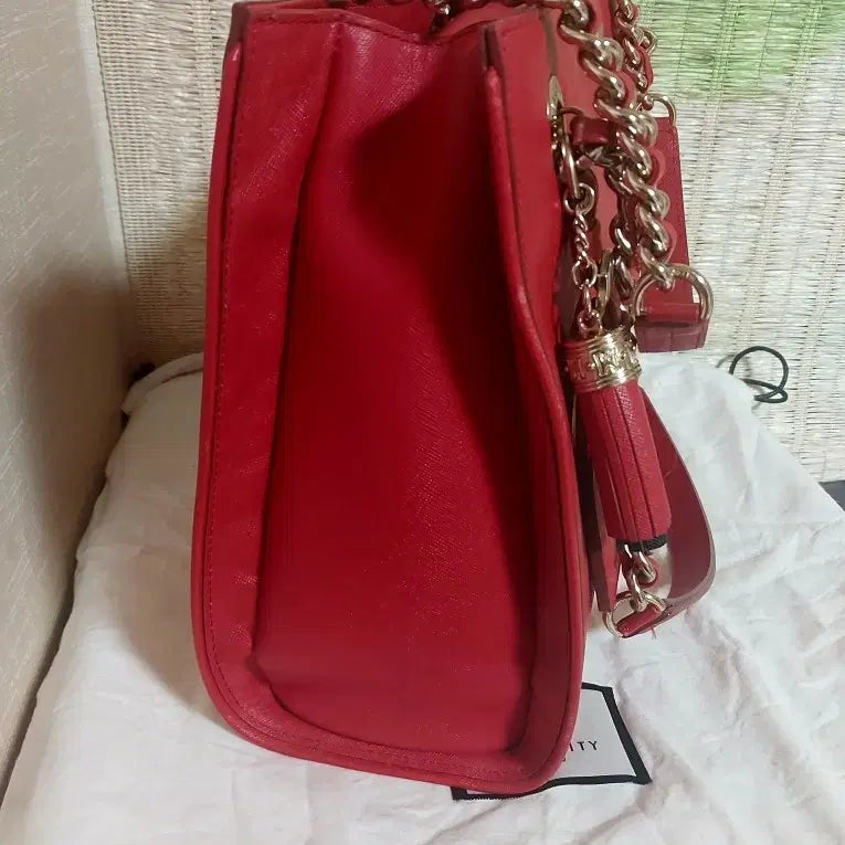 [BUNJANG] Metrocity Red Chain Shoulder Bag with Charm / 메트로시티 레드 체인 숄더백 +참장식