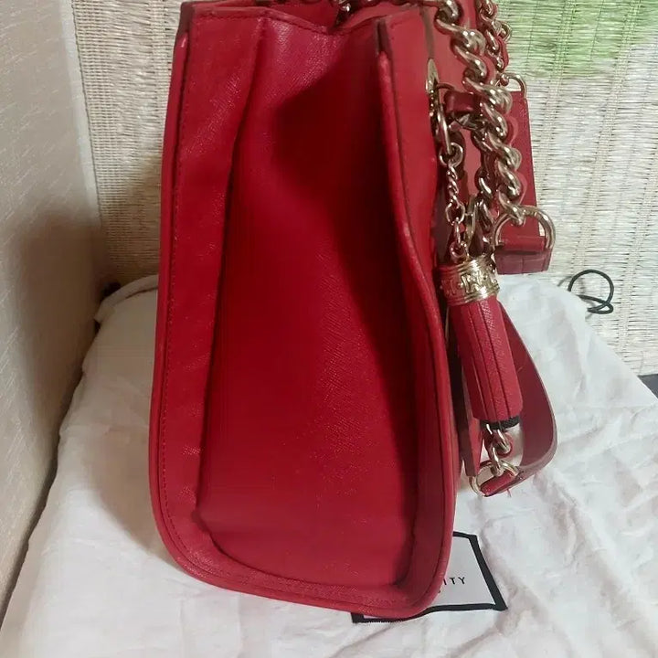 [BUNJANG] Metrocity Red Chain Shoulder Bag with Charm / 메트로시티 레드 체인 숄더백 +참장식