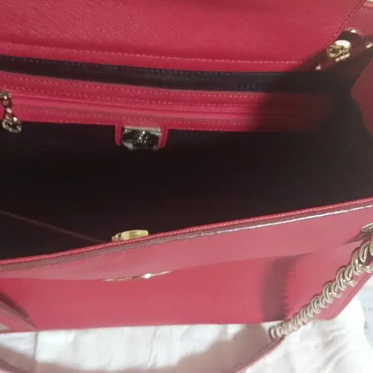 [BUNJANG] Metrocity Red Chain Shoulder Bag with Charm / 메트로시티 레드 체인 숄더백 +참장식