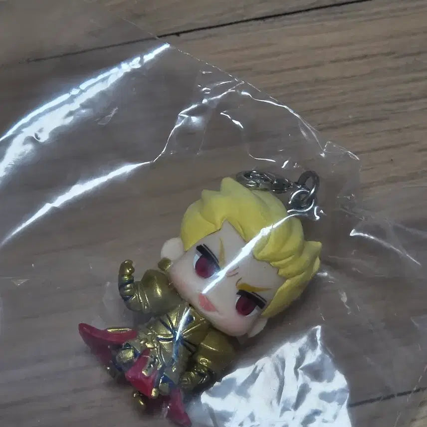 [BUNJANG] Fate Gilgamesh Characolle Figure (Sealed) / 미개봉) Fate 캬라코레 길가메쉬 피규어 / 길가메시 페이트