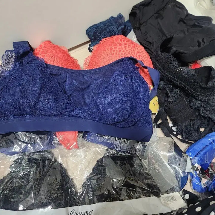 [BUNJANG] Qmomo Lace Bra Bundle Set / Qmomo 여성 레이스 브라 모음일괄