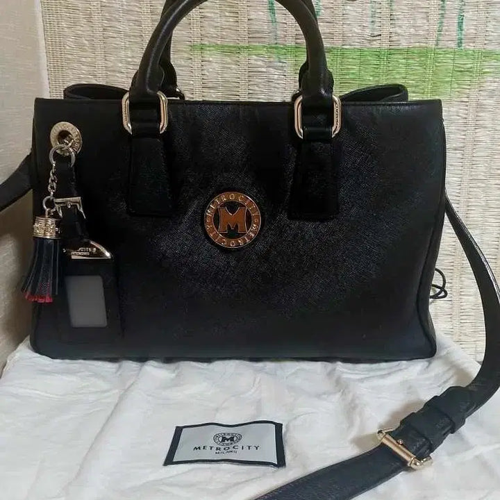 [BUNJANG] Metrocity Black 2-way Tote Shoulder Bag / 메트로시티 블랙 토트백 숄더백 2way