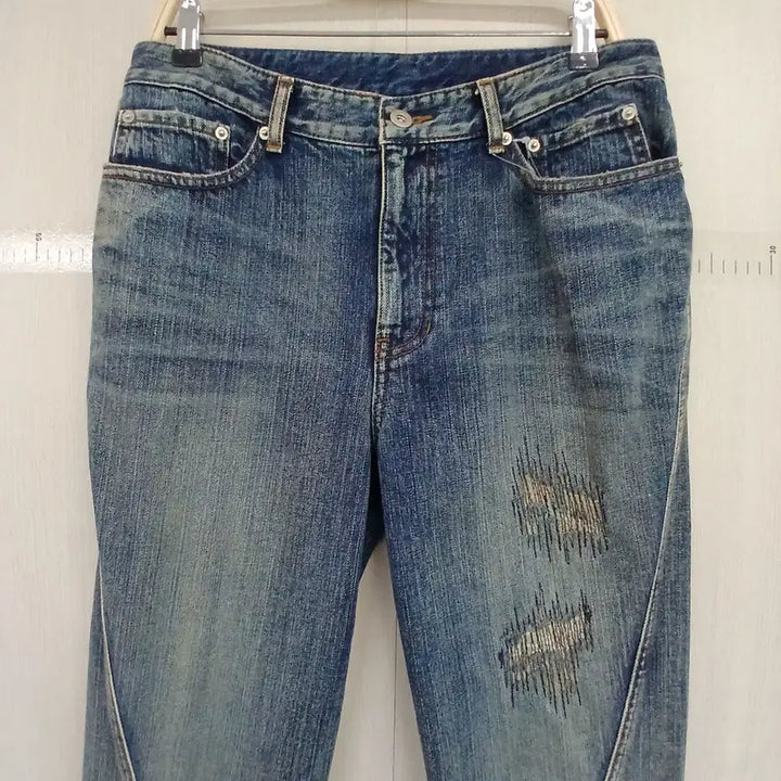 [BUNJANG] Denim Distressed Design Jeans / 데님 디스트로이드 디자인 청바지
