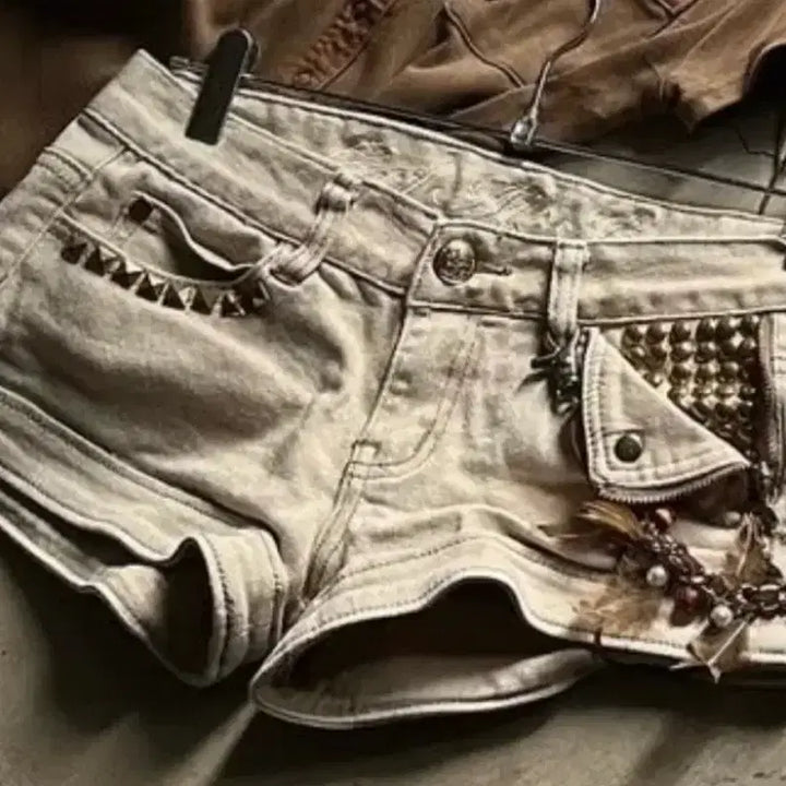 [BUNJANG] Cecil McBee Studded Short Pants / shop502 세실맥비 숏팬츠 큐빈티지 파우닝133 리즈리사 마즈