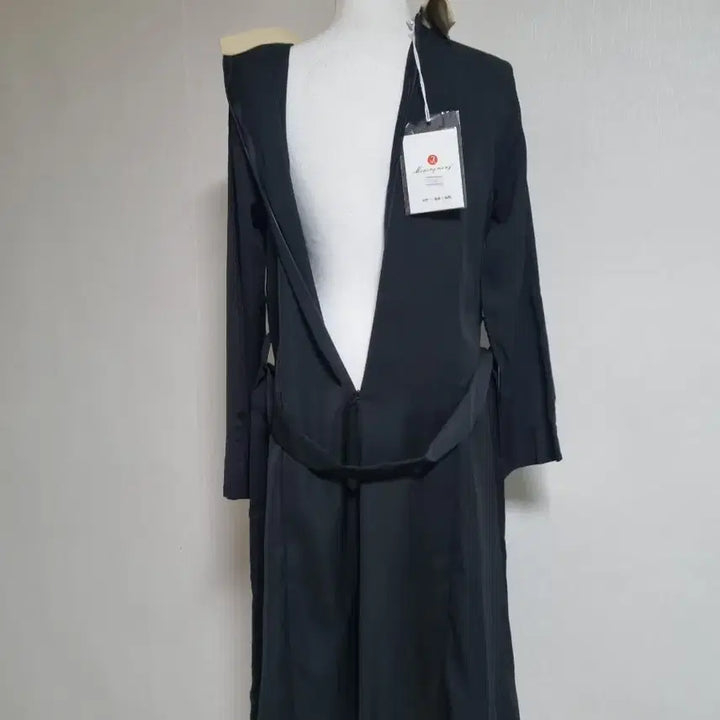 [SOLD OUT] 배색 카라 벨트 블랙 롱 원피스(새상품)
