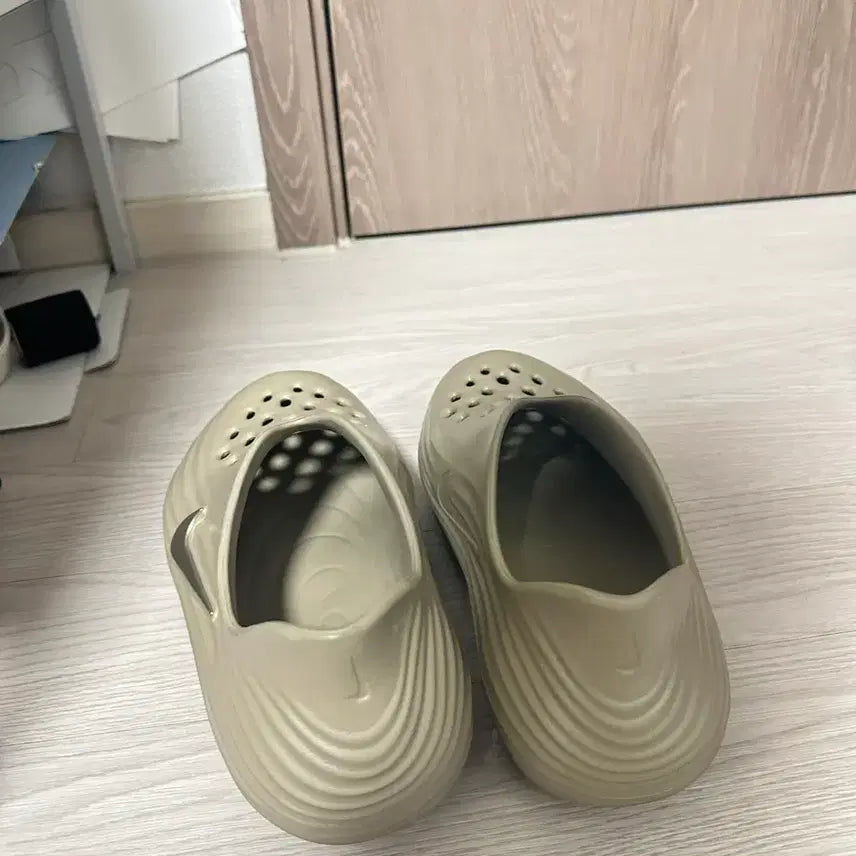 [BUNJANG] Nike ReactX Rejuvenate Khaki Sneakers / 나이키 리액트X 리주버네이트 카키 250