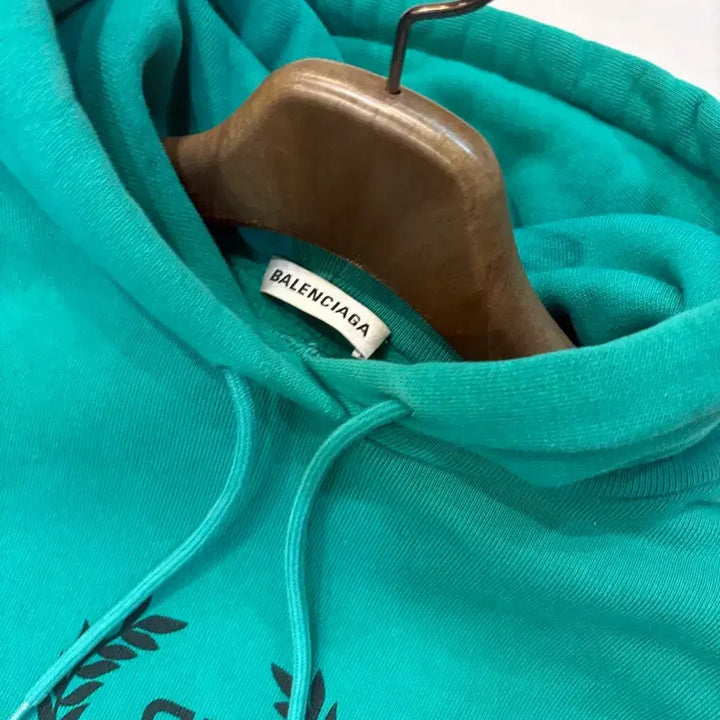 [BUNJANG] Balenciaga Laurel Logo Hoodie (Size S) / 발렌시아가 월계수 로고 후드티 S사이즈