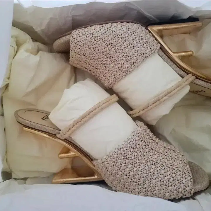 [BUNJANG] Fendi Open Toe Sandals Beige (Size 36) / 펜디 오픈토 샌들 베이지. 36사이즈(230)