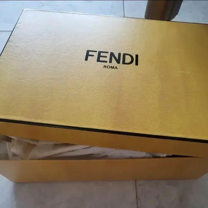 [BUNJANG] Fendi Open Toe Sandals Beige (Size 36) / 펜디 오픈토 샌들 베이지. 36사이즈(230)