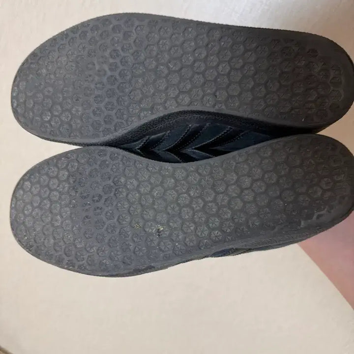 [BUNJANG] Adidas Gazelle Triple Black Sneakers / 아디다스 가젤 트리플 블랙