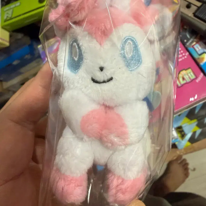 [BUNJANG] Pokemon Center Karabiner Mascot Sylveon Keychain (Sealed) / [미개봉]포켓몬센터 카라비너 마스코트 님피아 키링