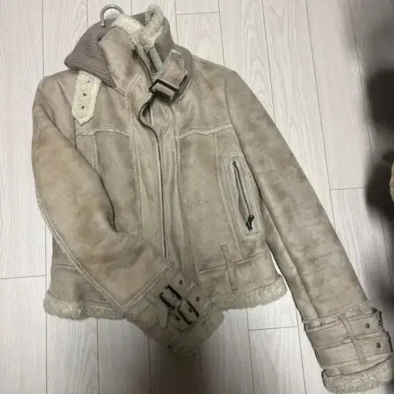 [BUNJANG] Ivory Shearling Jacket / 아이보리 무스탕 자켓