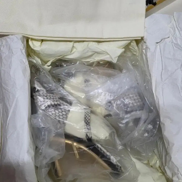[BUNJANG] Fendi First Python Sandals / 펜디 퍼스트 파이톤 샌들 슬리퍼 37사이즈