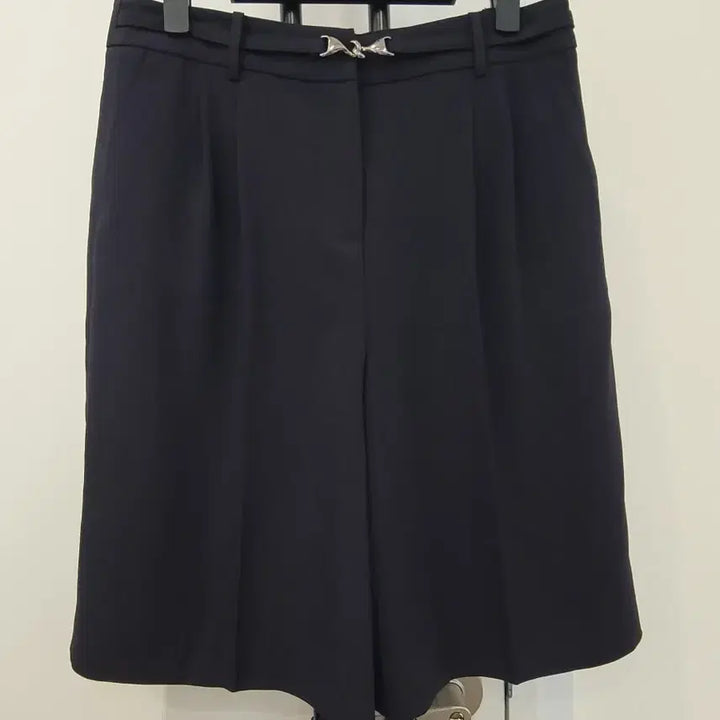 [BUNJANG] Morgan Navy Two-Tuck Wide Bermuda Shorts Size 66 / 모르간 네이비 투턱 와이드 반바지 버뮤다팬츠 66사이즈